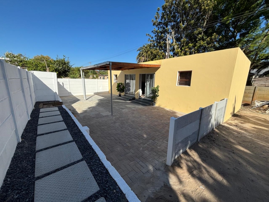 To Let 2 Bedroom Property for Rent in Brandwag Western Cape